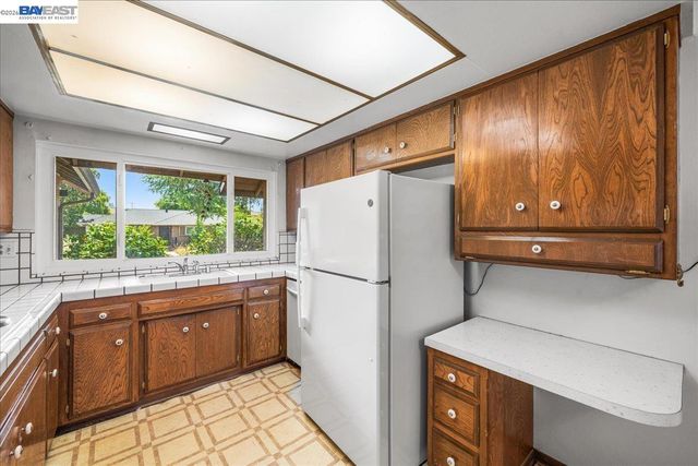 748 Cornell Dr, Santa Clara, CA 95051
