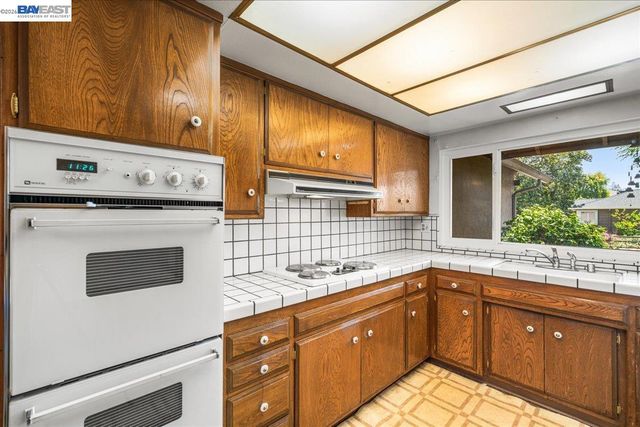 748 Cornell Dr, Santa Clara, CA 95051