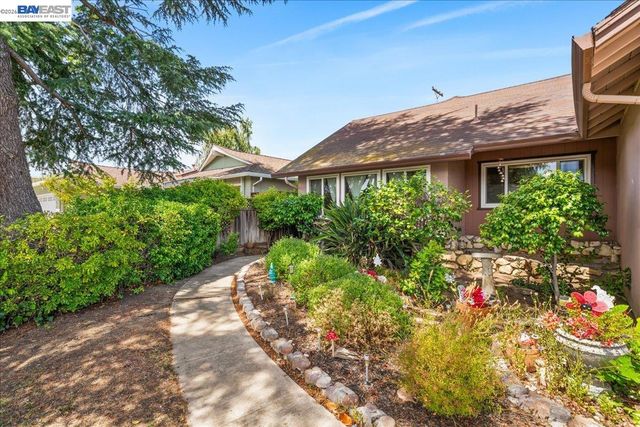 748 Cornell Dr, Santa Clara, CA 95051