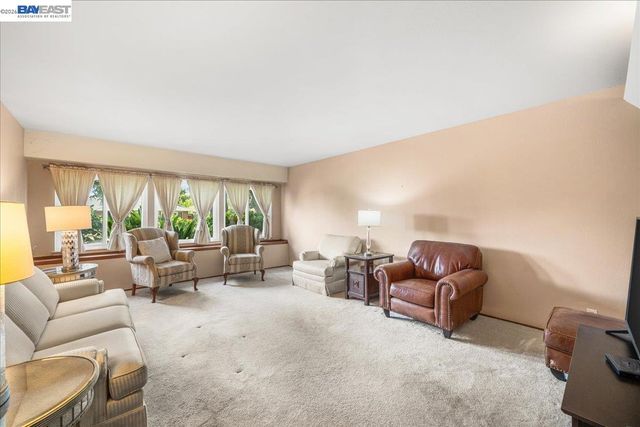 748 Cornell Dr, Santa Clara, CA 95051