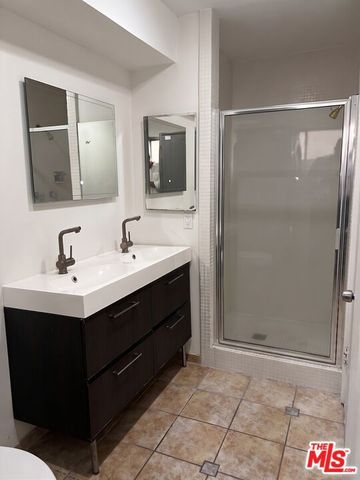 9221 Charleville Boulevard C, Beverly Hills, CA 90212