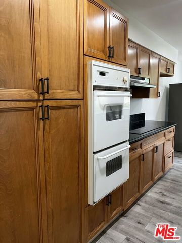 9221 Charleville Boulevard C, Beverly Hills, CA 90212