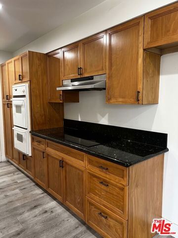 9221 Charleville Boulevard C, Beverly Hills, CA 90212