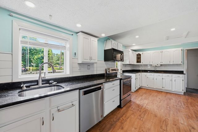 70 Muller Rd, Burlington, MA 01803