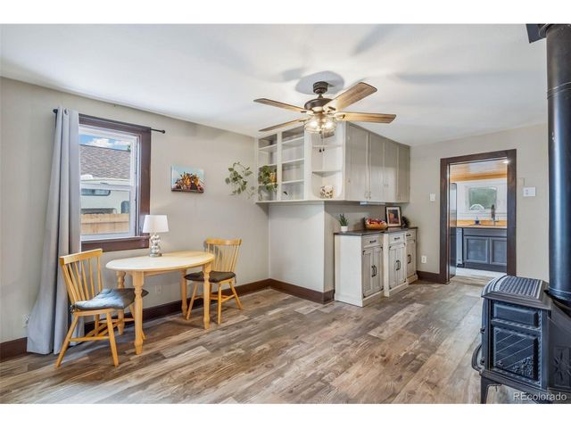 542 E 10th St, Loveland, CO 80537
