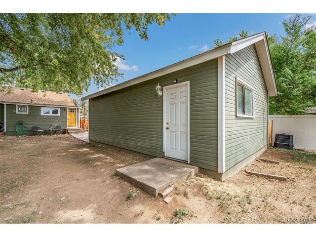 542 E 10th St, Loveland, CO 80537