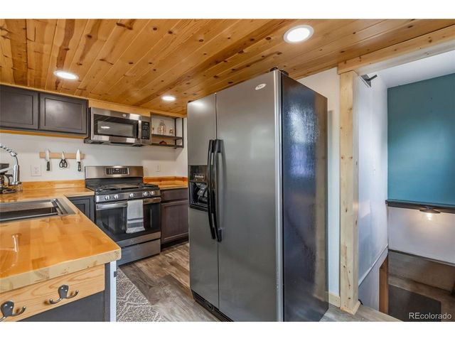 542 E 10th St, Loveland, CO 80537