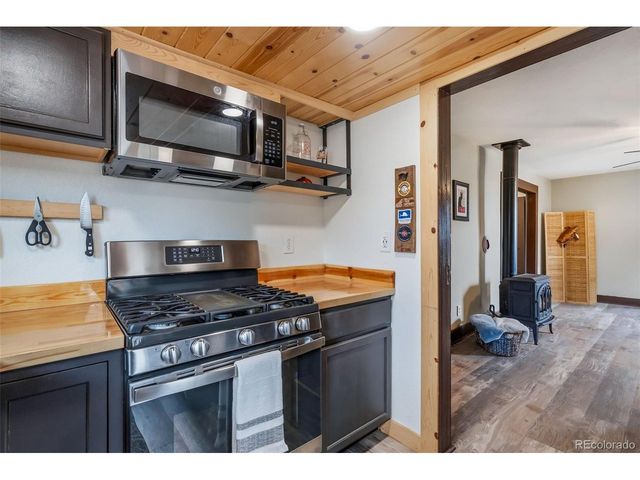 542 E 10th St, Loveland, CO 80537