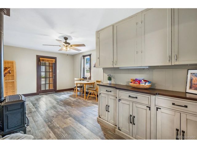 542 E 10th St, Loveland, CO 80537