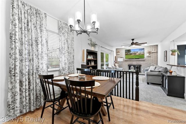 23577 W Newell Circle, Farmington, MI 48336