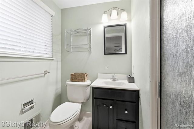 23577 W Newell Circle, Farmington, MI 48336