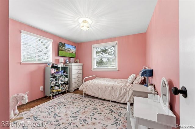 23577 W Newell Circle, Farmington, MI 48336