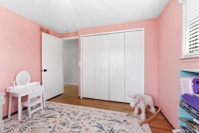 23577 W Newell Circle, Farmington, MI 48336