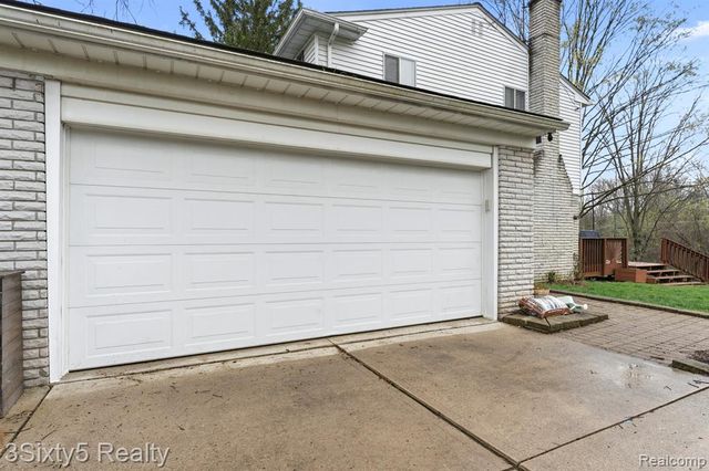 23577 W Newell Circle, Farmington, MI 48336