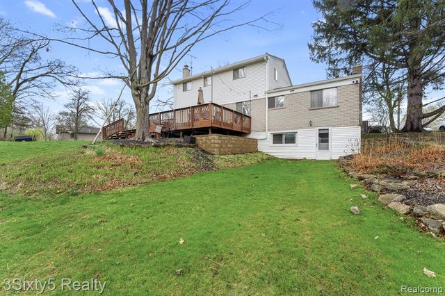 23577 W Newell Circle, Farmington, MI 48336