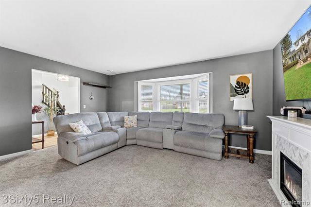 23577 W Newell Circle, Farmington, MI 48336