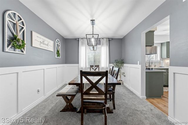 23577 W Newell Circle, Farmington, MI 48336