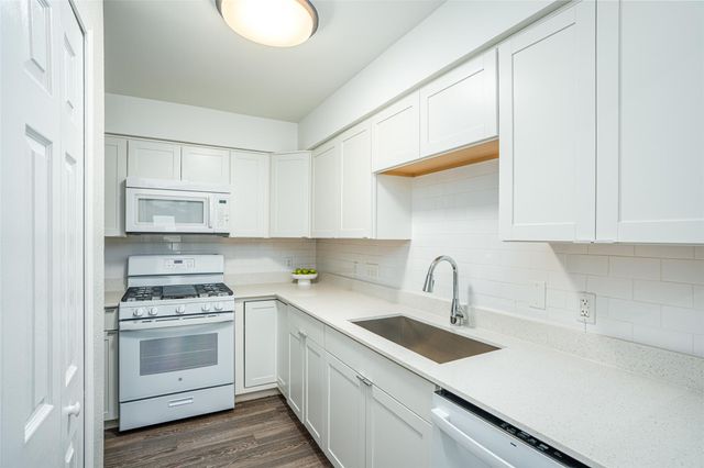 5911 Kevin Kelly PL, Austin, TX 78727