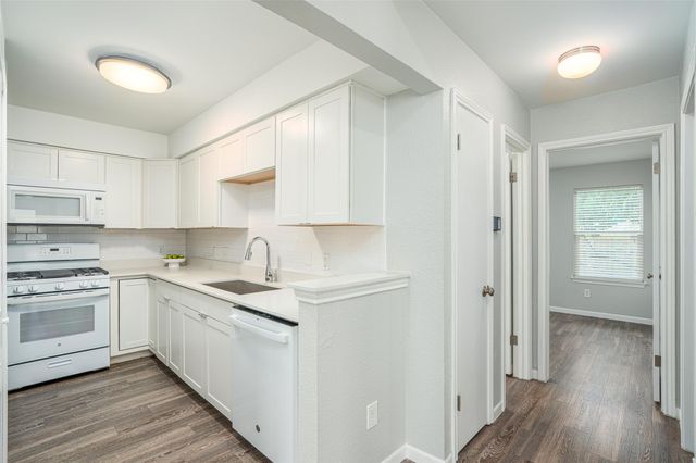 5911 Kevin Kelly PL, Austin, TX 78727