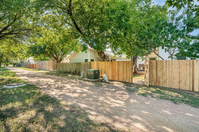 5911 Kevin Kelly PL, Austin, TX 78727