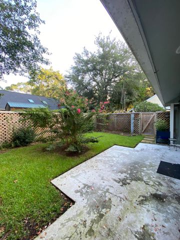 1120 Daffodil Lane, Mount Pleasant, SC 29464