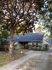 1120 Daffodil Lane, Mount Pleasant, SC 29464
