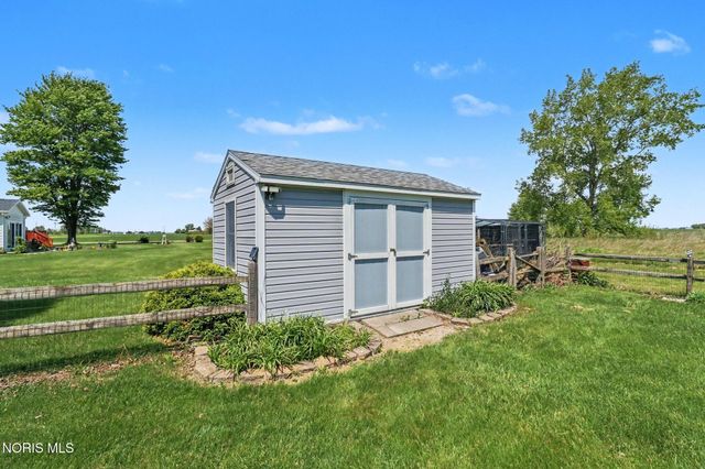 15460 Bishop Road, Bowling Green, OH 43402