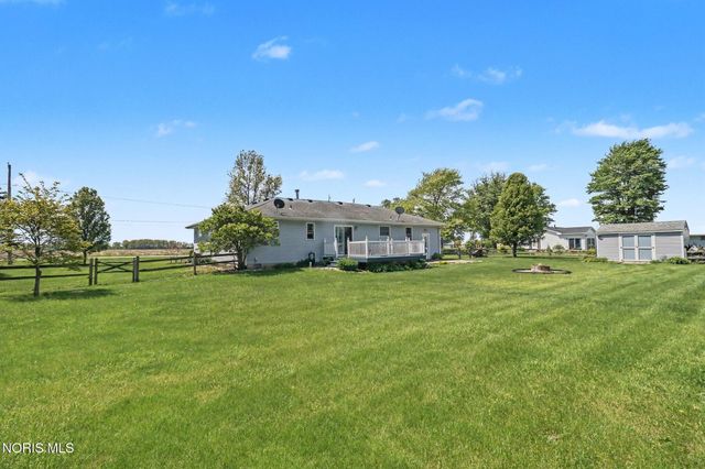 15460 Bishop Road, Bowling Green, OH 43402