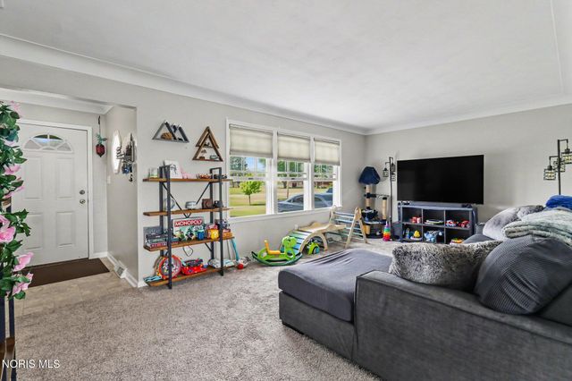 15460 Bishop Road, Bowling Green, OH 43402