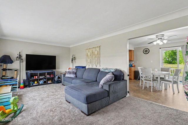15460 Bishop Road, Bowling Green, OH 43402