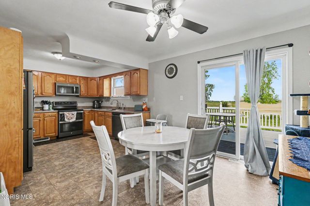15460 Bishop Road, Bowling Green, OH 43402