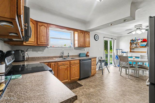 15460 Bishop Road, Bowling Green, OH 43402