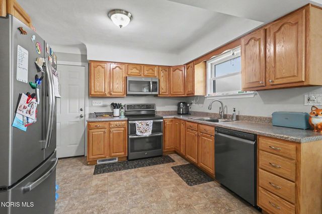15460 Bishop Road, Bowling Green, OH 43402