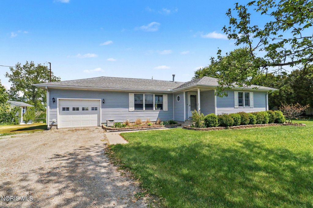 15460 Bishop Road, Bowling Green, OH 43402