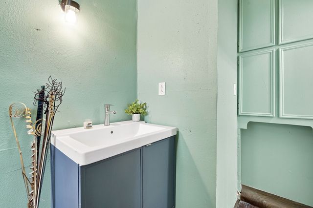 204 Methodist Street, Red Oak, TX 75154