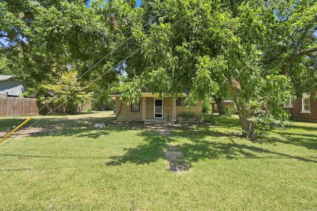 204 Methodist Street, Red Oak, TX 75154