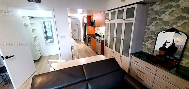 50 Biscayne Blvd 4603, Miami, FL 33132