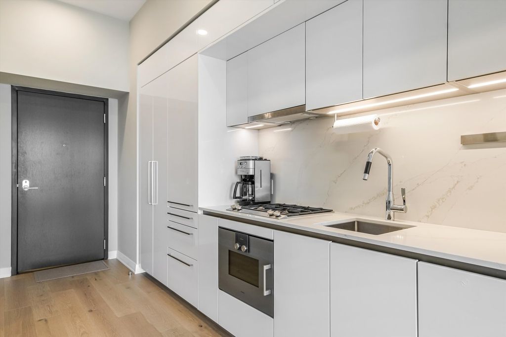 Image 2 of property listing at 211 N Harbor Drive 4107, Chicago, IL 60601