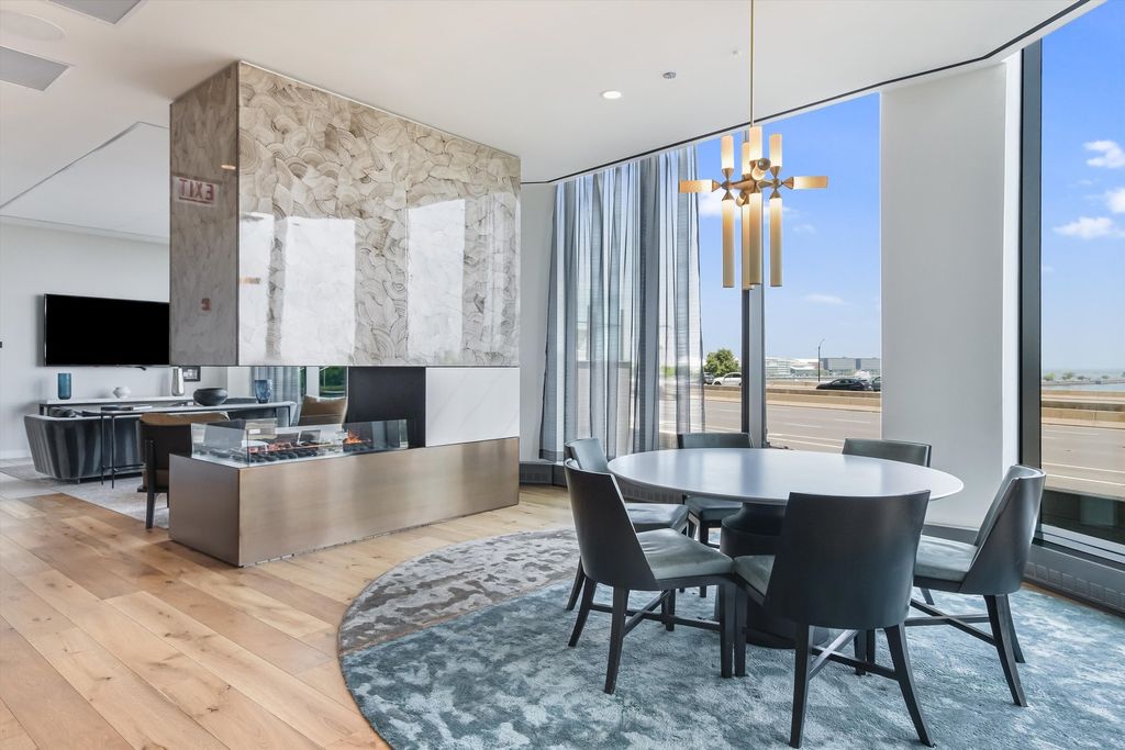 Image 19 of property listing at 211 N Harbor Drive 4107, Chicago, IL 60601