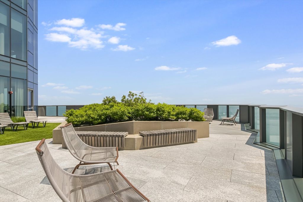 Image 31 of property listing at 211 N Harbor Drive 4107, Chicago, IL 60601