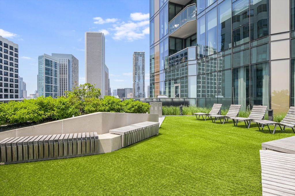 Image 34 of property listing at 211 N Harbor Drive 4107, Chicago, IL 60601