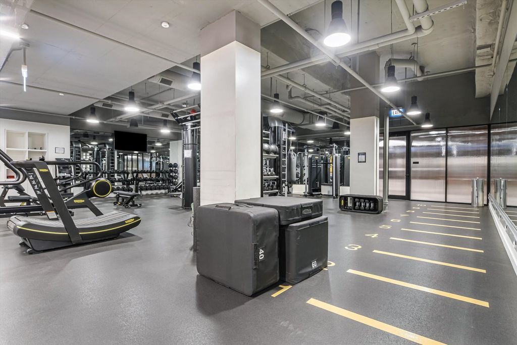 Image 44 of property listing at 211 N Harbor Drive 4107, Chicago, IL 60601