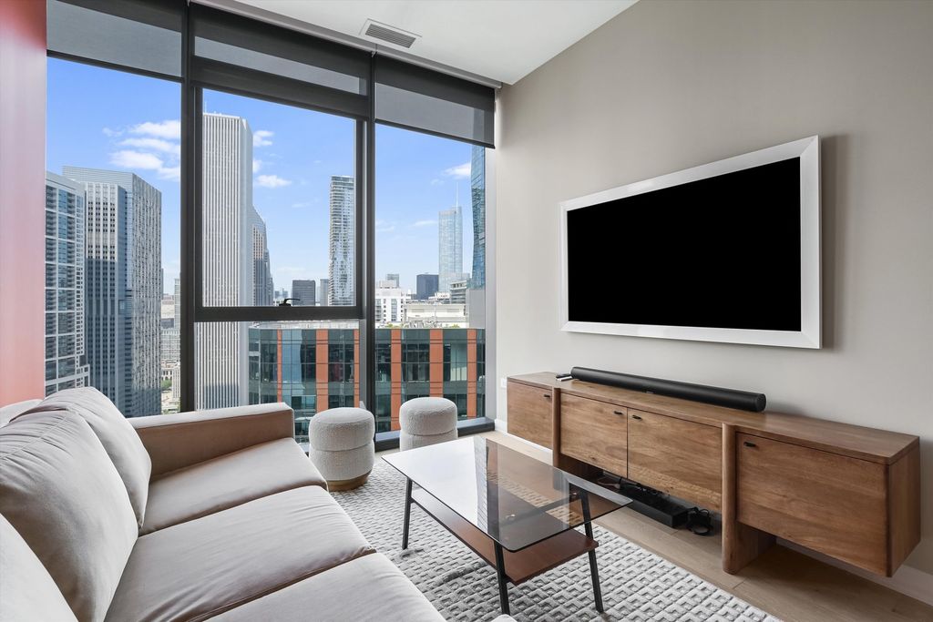 Image 7 of property listing at 211 N Harbor Drive 4107, Chicago, IL 60601