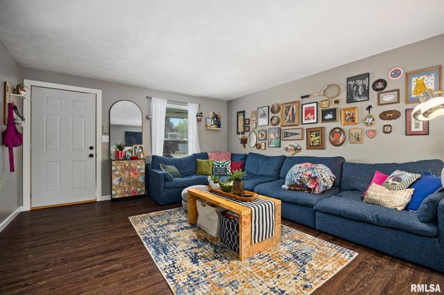 601 DEVONSHIRE Road, Washington, IL 61571
