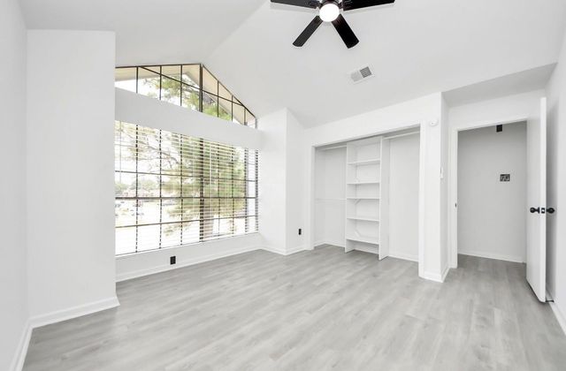 7842 Poitiers Drive, Houston, TX 77071