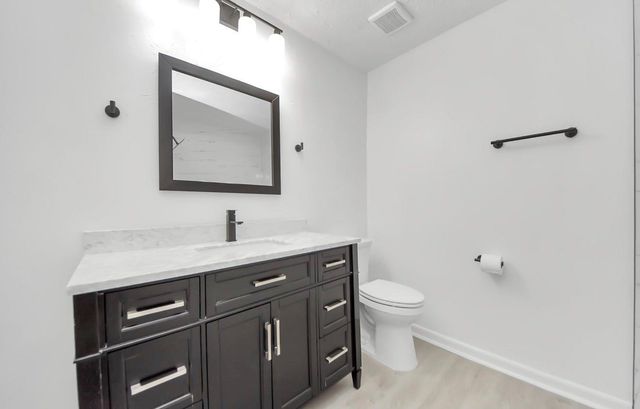 7842 Poitiers Drive, Houston, TX 77071
