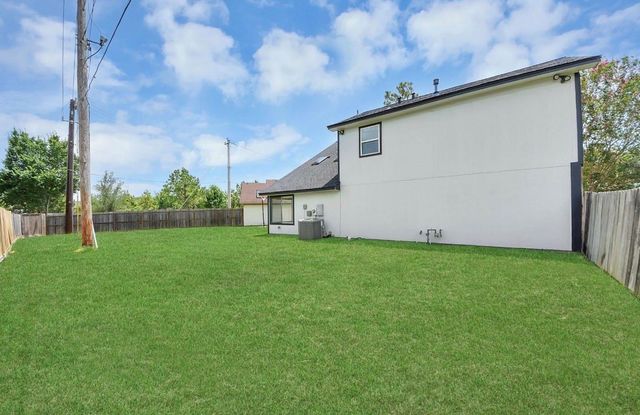 7842 Poitiers Drive, Houston, TX 77071