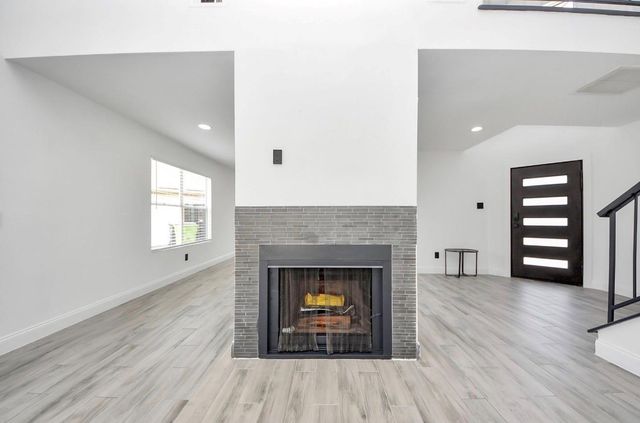 7842 Poitiers Drive, Houston, TX 77071