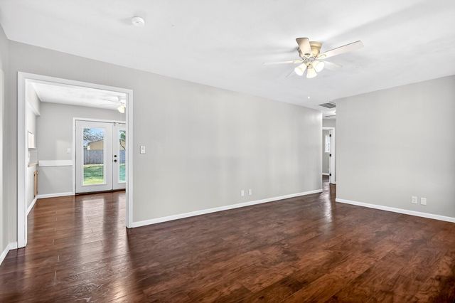 541 S Villa Rose Avenue, Springfield, MO 65802