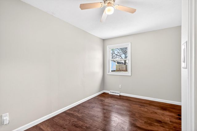 541 S Villa Rose Avenue, Springfield, MO 65802